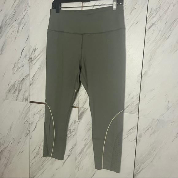 Avia Active Flex Tech Capri Leggings SZ L - Picture 2 of 4